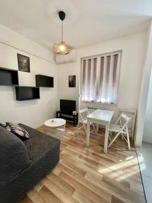 Leia Home W/Private Parking In Old Town 的里雅斯特 外观 照片